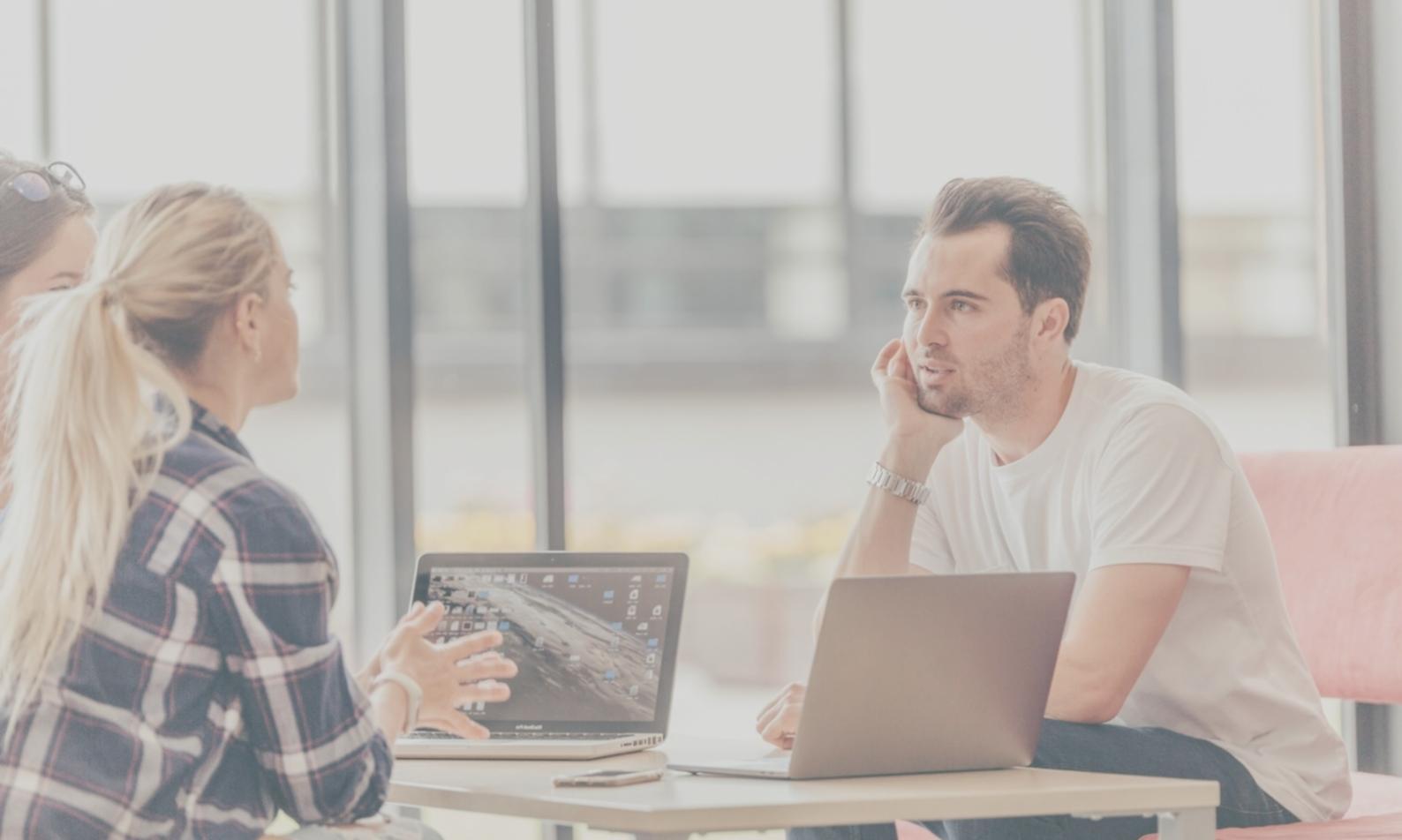 Darstellung von Markttrends und Finanzentwicklungen